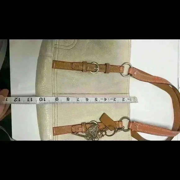 COACH Chelsea Tote Overshoulder Handbag Genuine Pebble Leather Cream Tan Heart - Picture 6 of 15